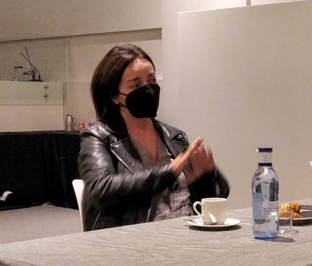 Pepa Bueno: «No hay vuelta atrás en el sistema de suscripción, pero nadie que quiera leer El País se quedará sin&nbsp;hacerlo»